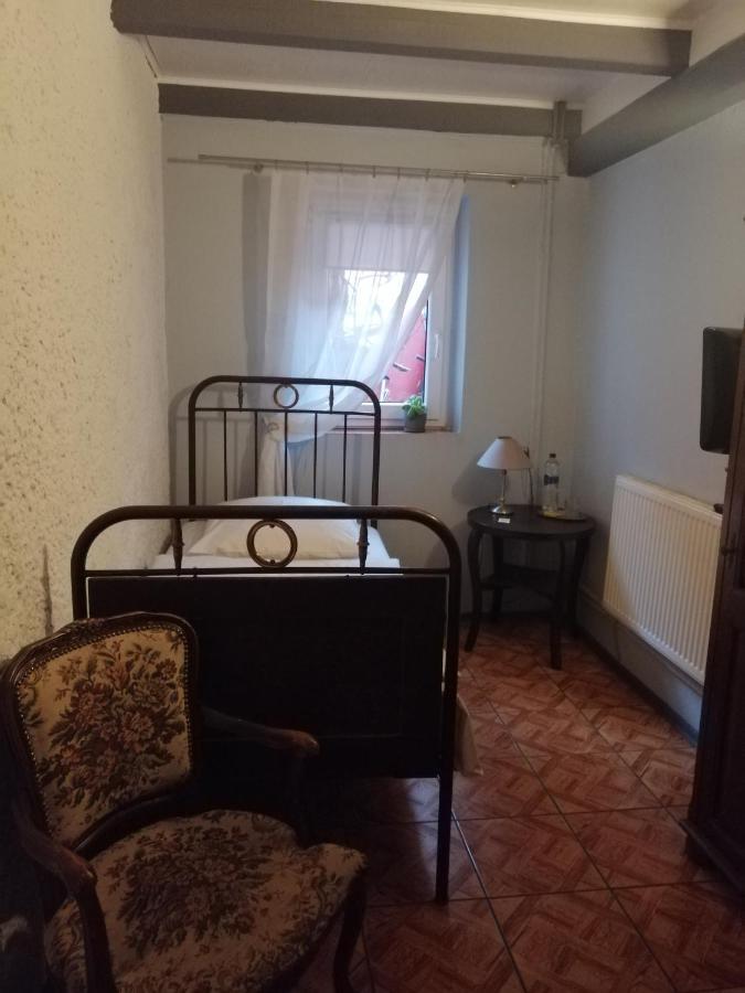 Zajazd Pod Roza Zielona Góra Dış mekan fotoğraf